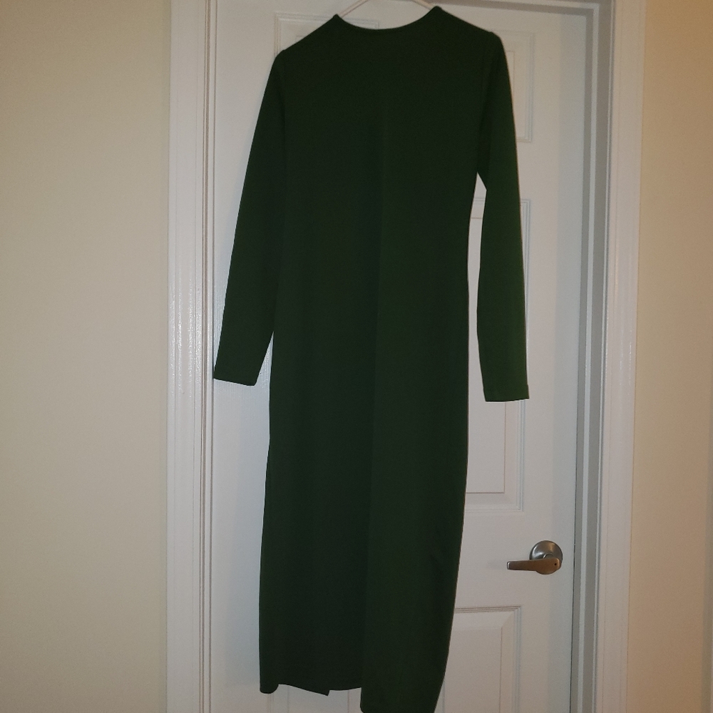 Green long sleeve bodycon dress with gold zipper